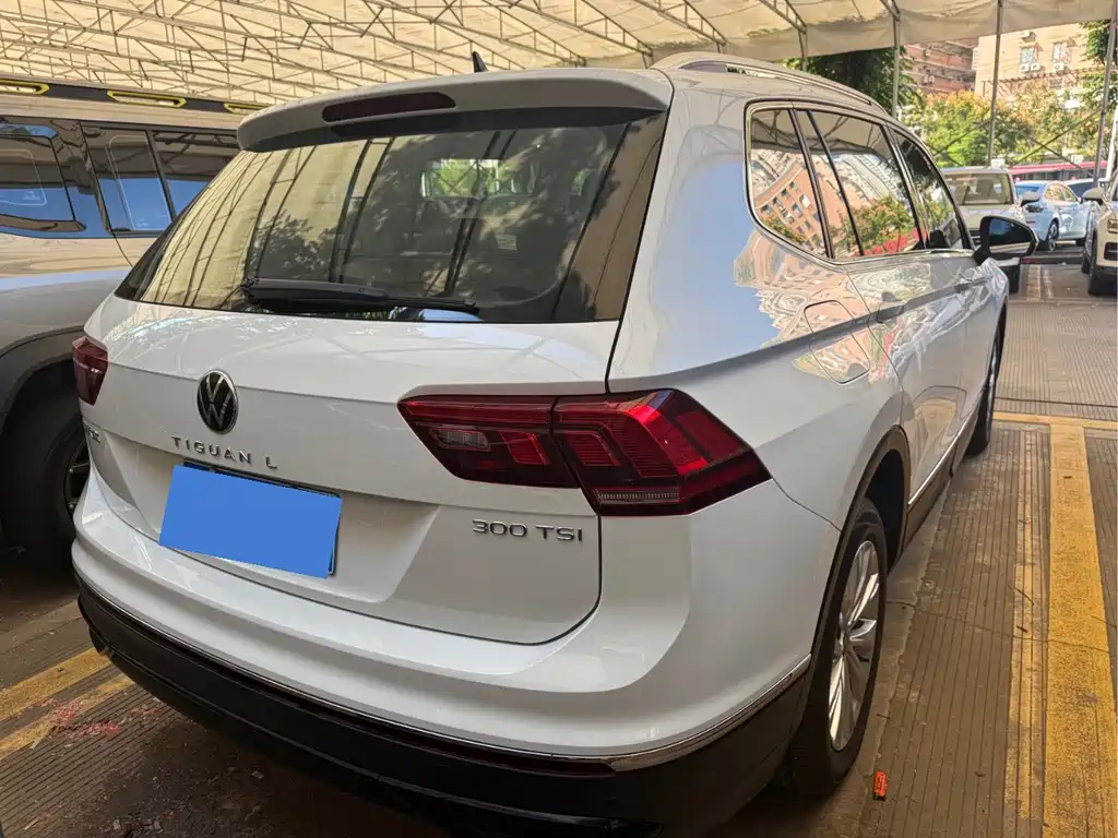 Volkswagen Tiguan L — миниатюра 11