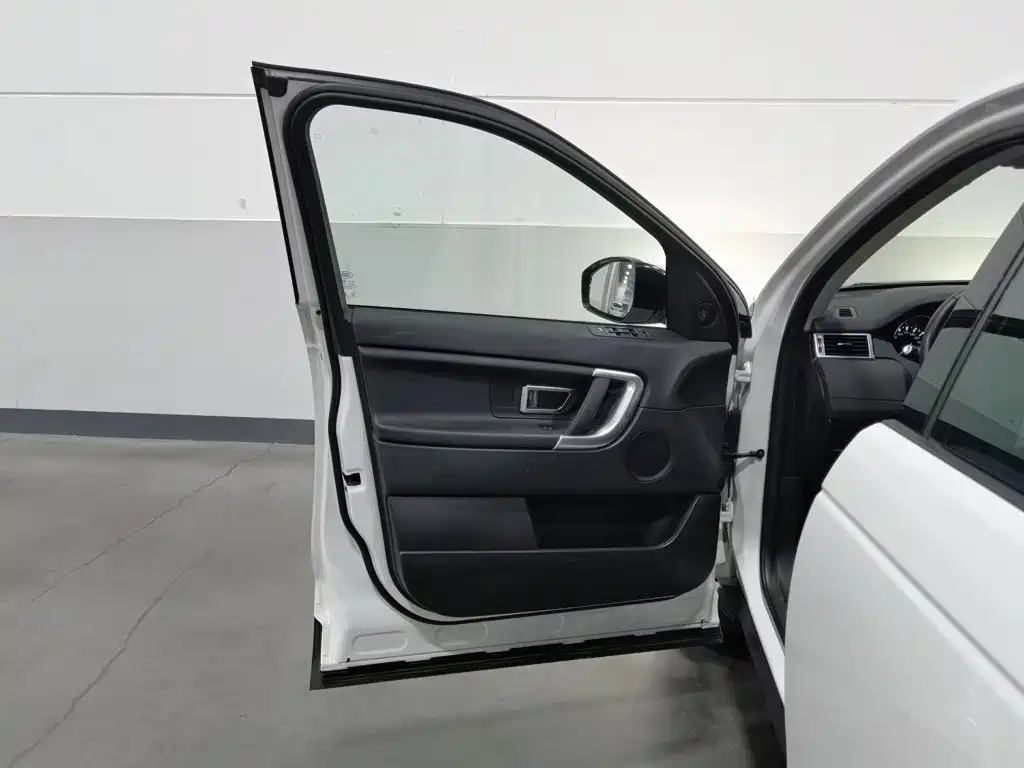 Land Rover Discovery Sport — миниатюра 8