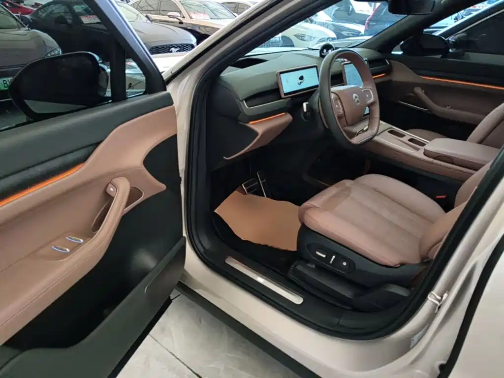 NIO ES8 — миниатюра 16