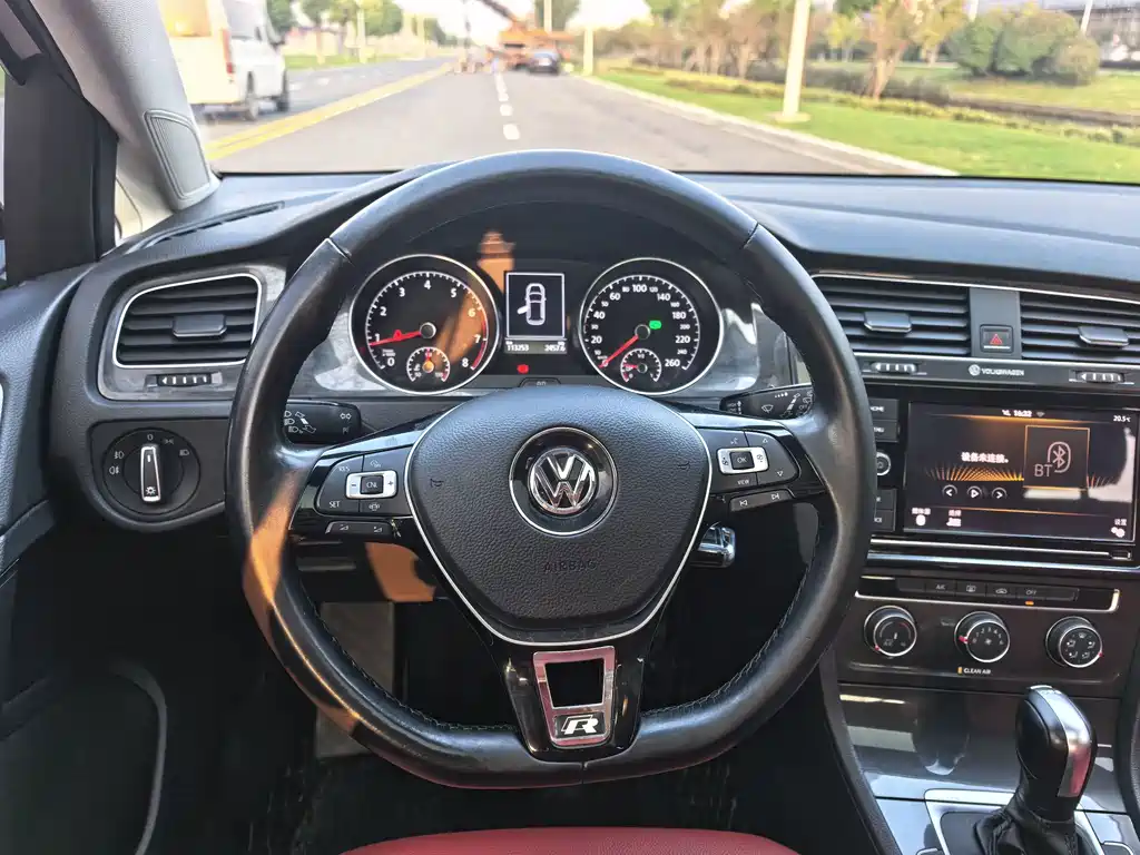 Volkswagen Golf — миниатюра 6