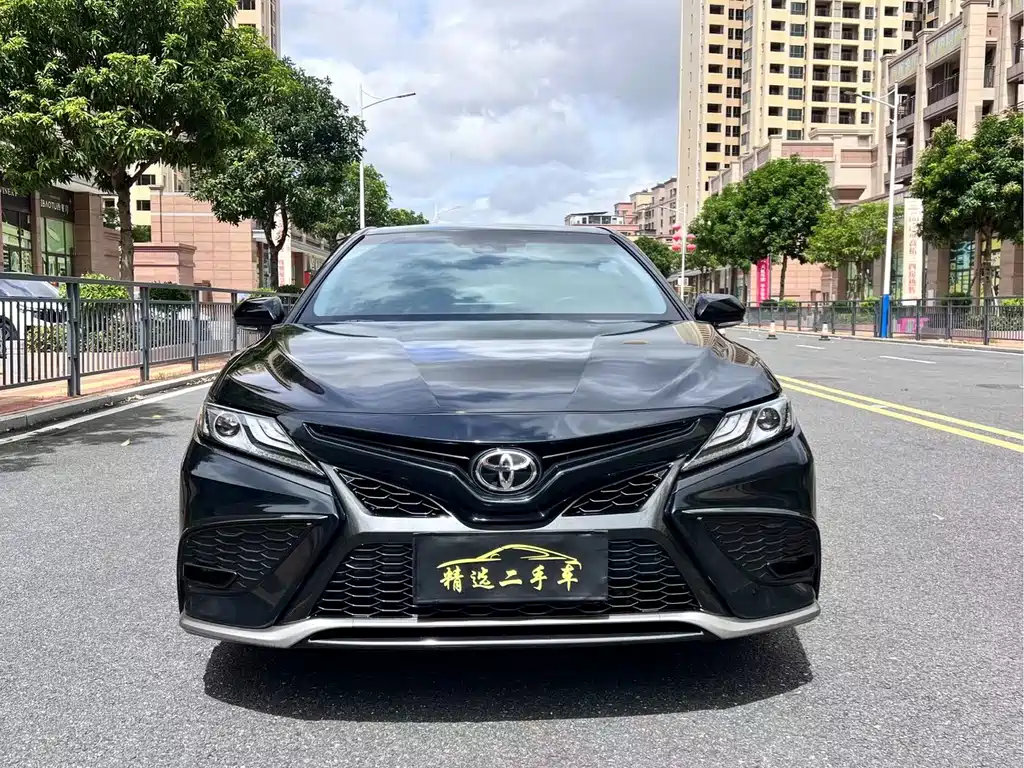 TOYOTA CAMRY