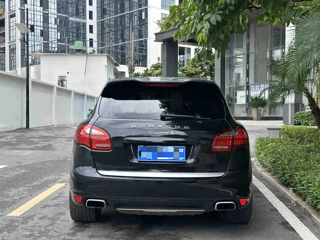 Porsche Cayenne — миниатюра 4