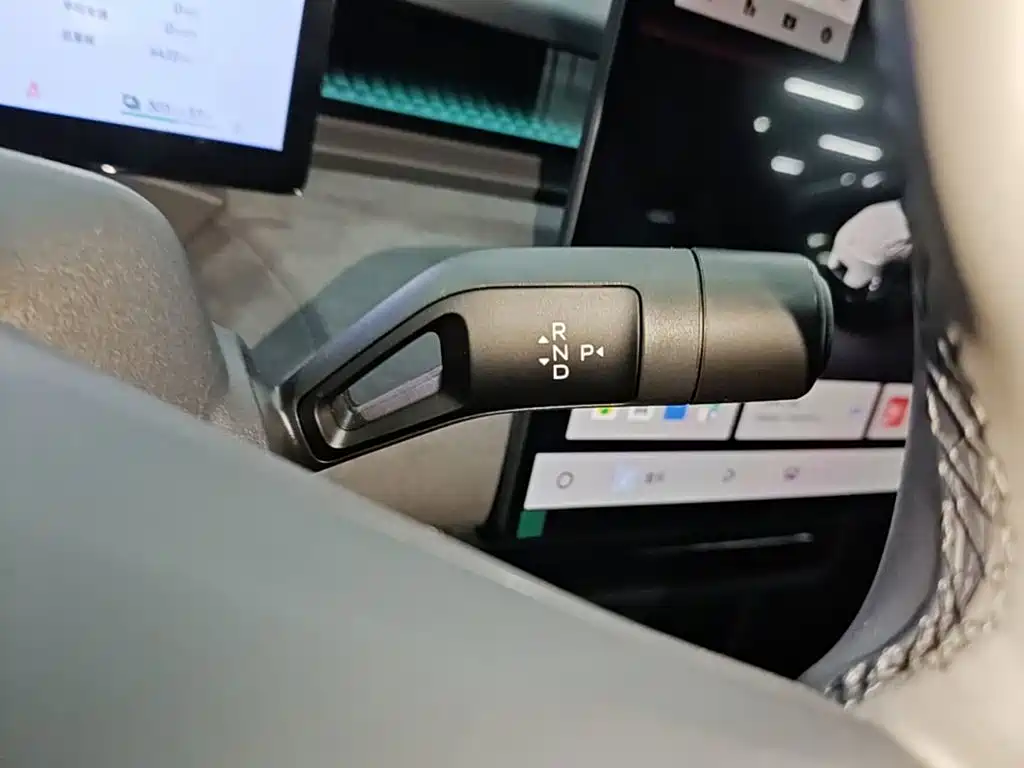Lynk & Co 20 — миниатюра 14