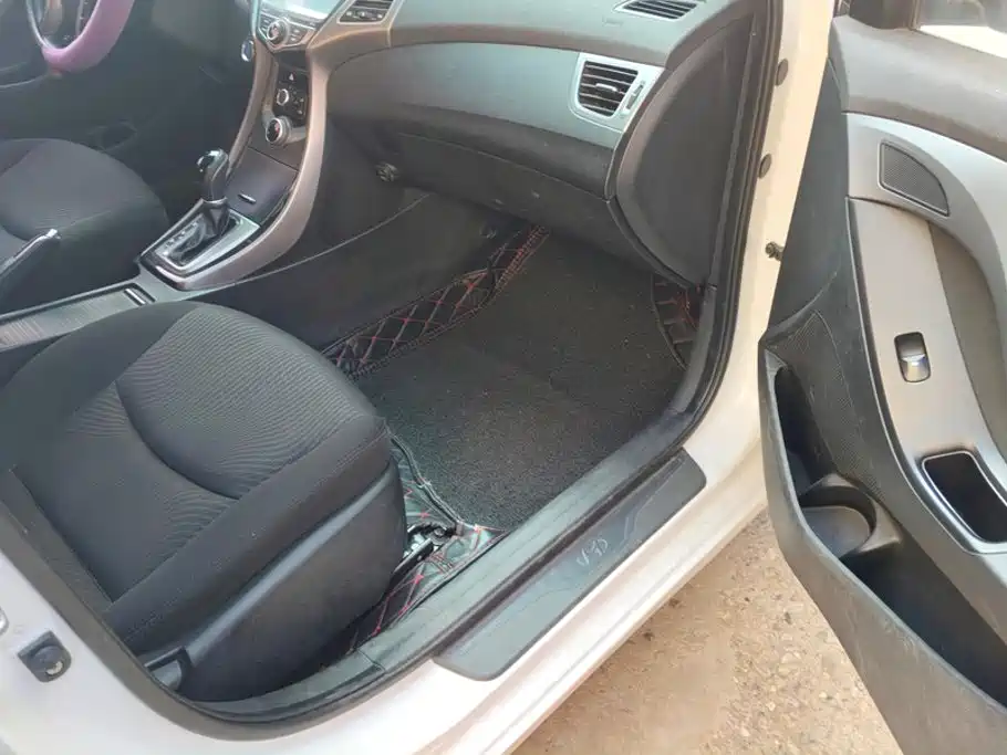 Hyundai Elantra Langdong — миниатюра 8
