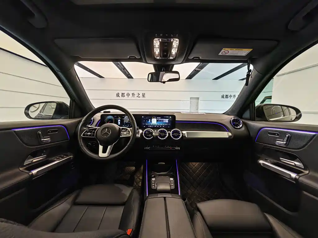 Mercedes-Benz GLB — миниатюра 11