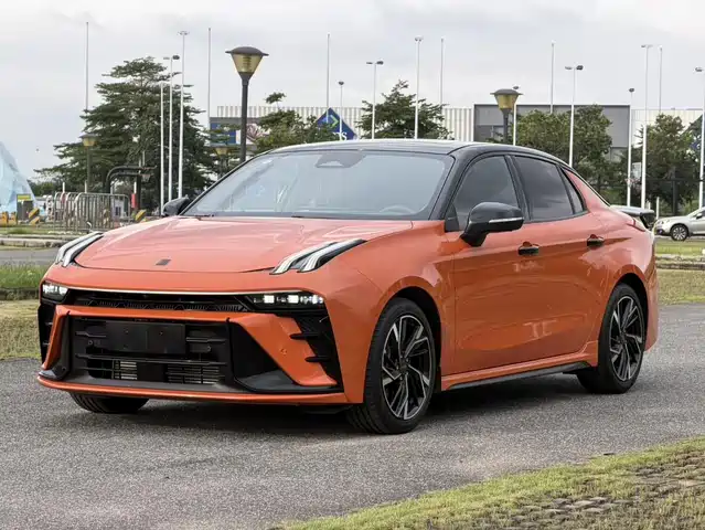 Lynk & Co 03