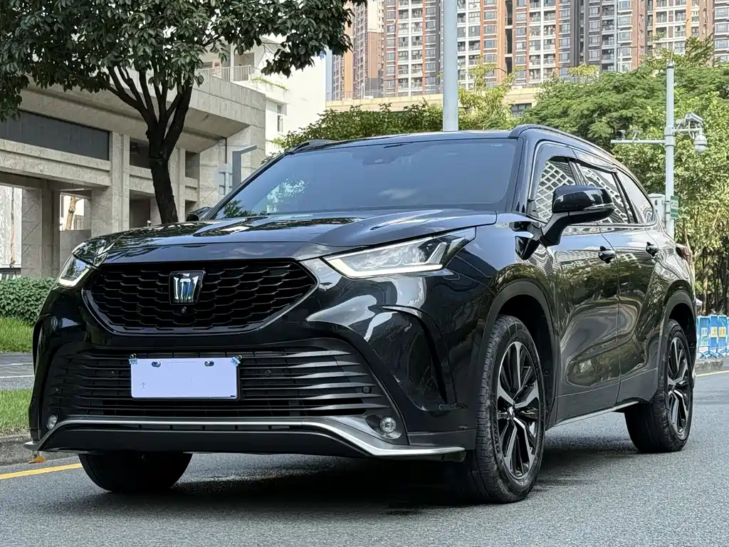 Toyota Crown Kluger 2024