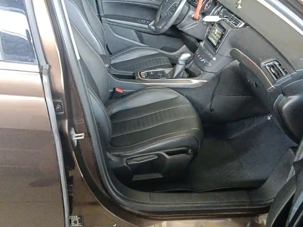 Peugeot 408 — миниатюра 24