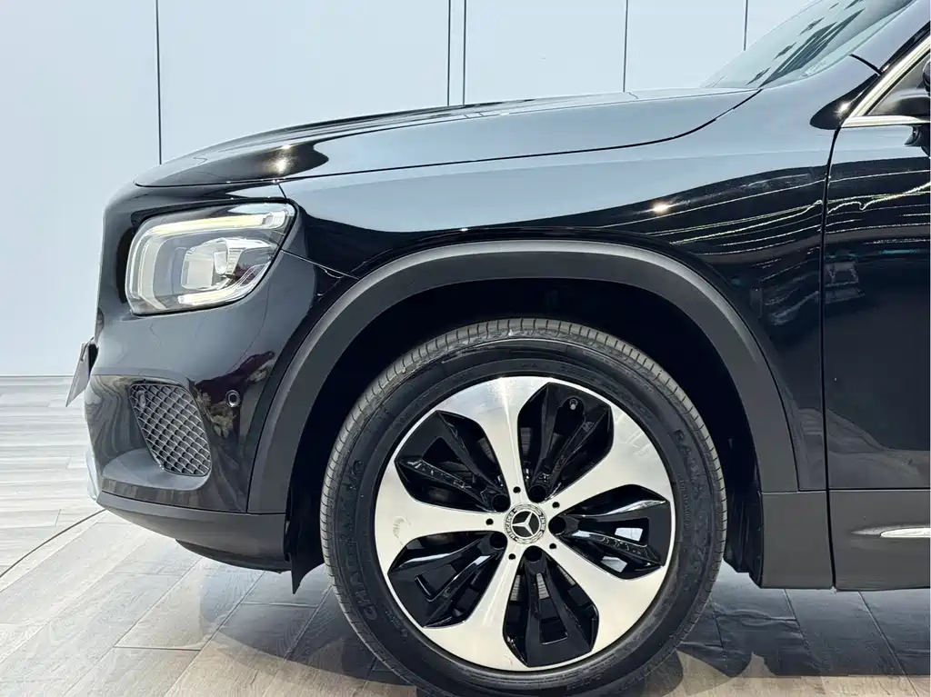 Mercedes-Benz GLB — миниатюра 29