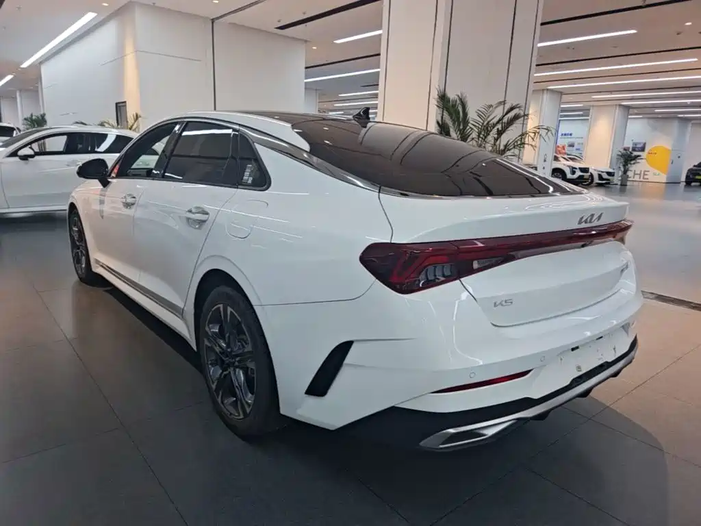Kia K5 — миниатюра 5