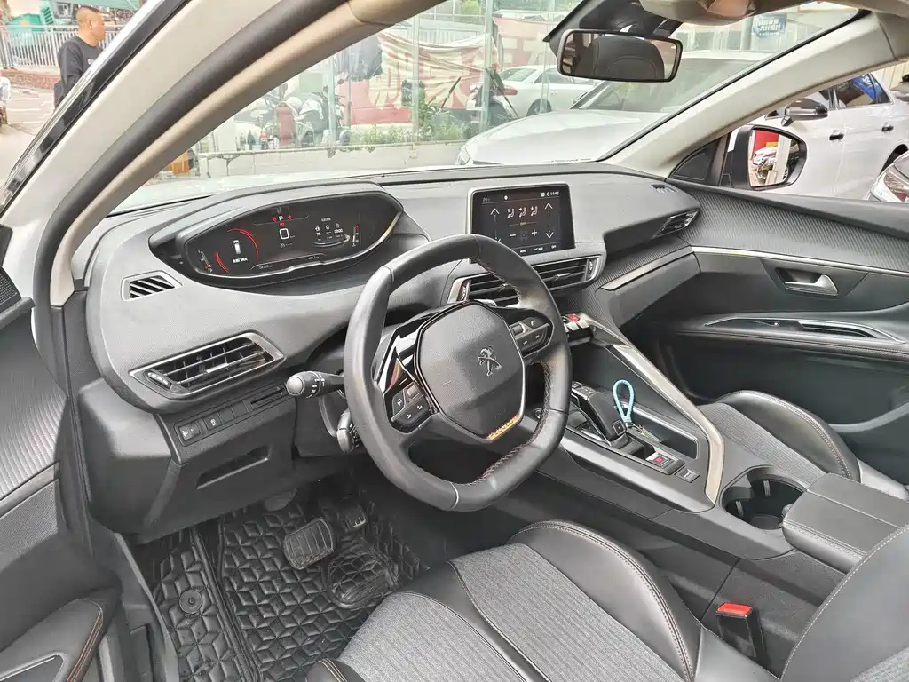 Peugeot 5008 — миниатюра 4