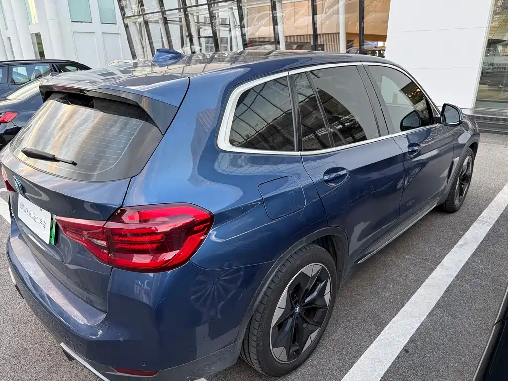 BMW iX3 — миниатюра 12