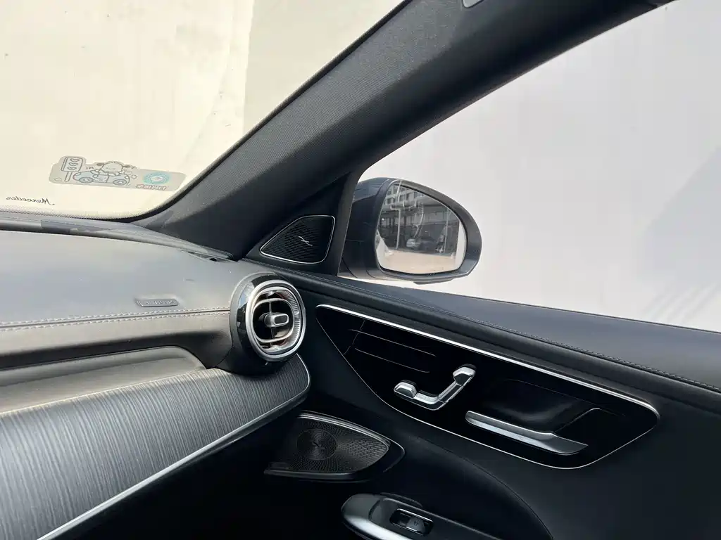 Mercedes-Benz C-Class — миниатюра 10