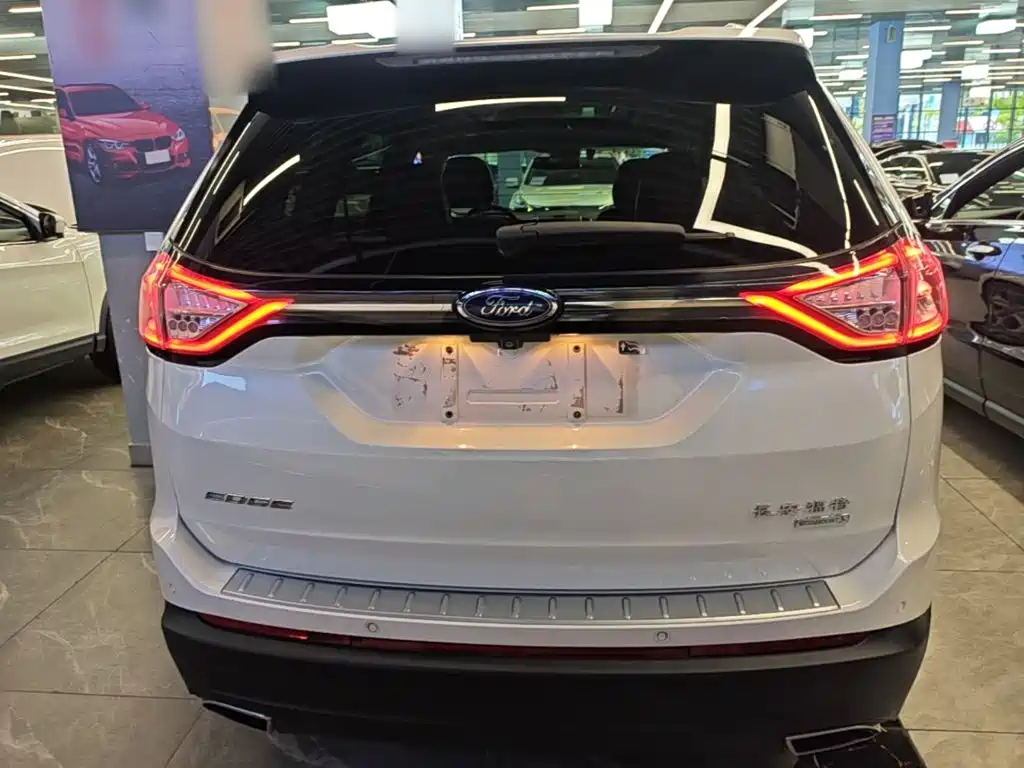 Ford Edge — миниатюра 6