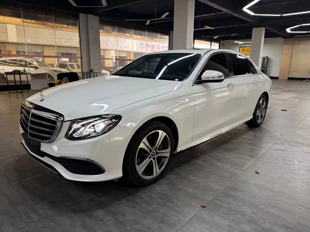 Mercedes-Benz E-Class — миниатюра 2