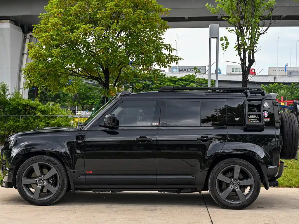 Land Rover Defender — миниатюра 2
