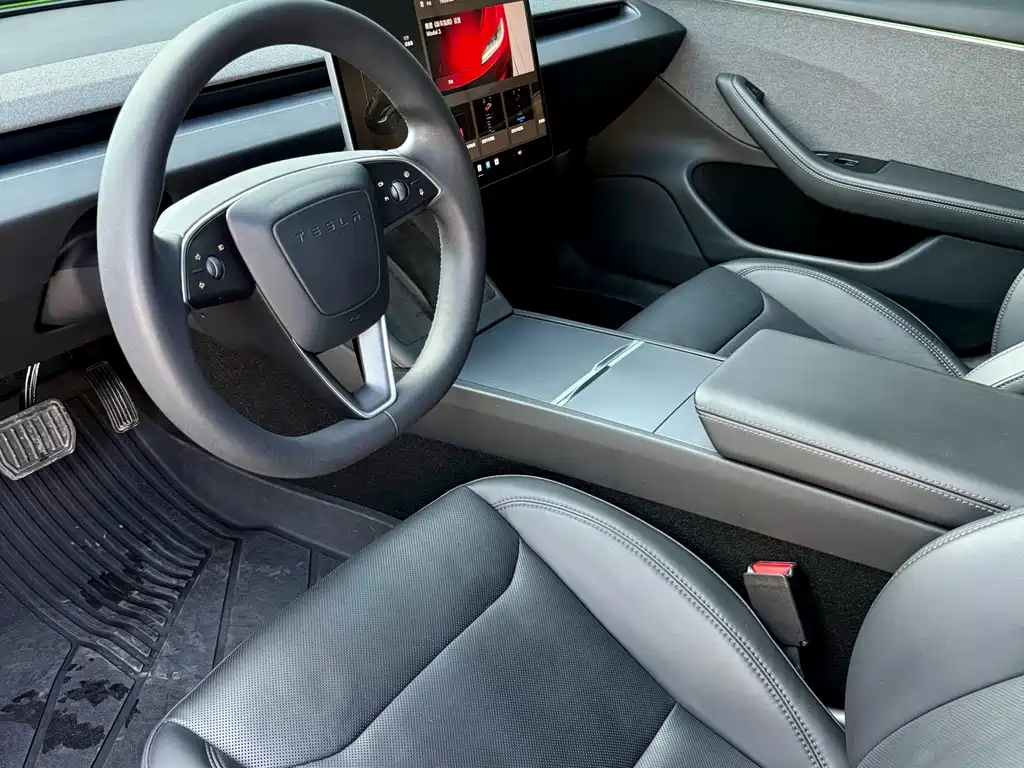 Tesla Model 3 — миниатюра 10