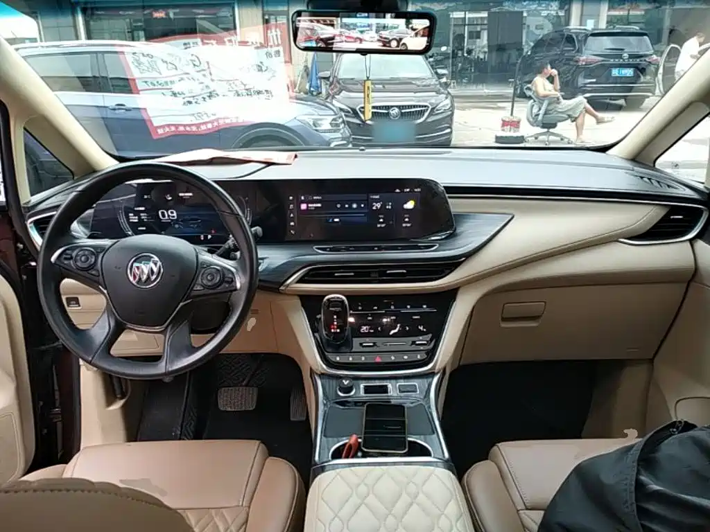 Buick GL8 — миниатюра 10