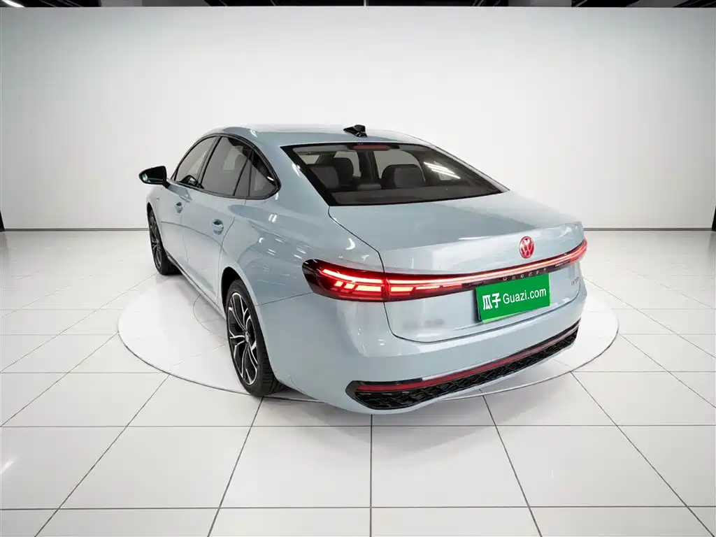 Volkswagen Passat 2025 Pro 380TSI