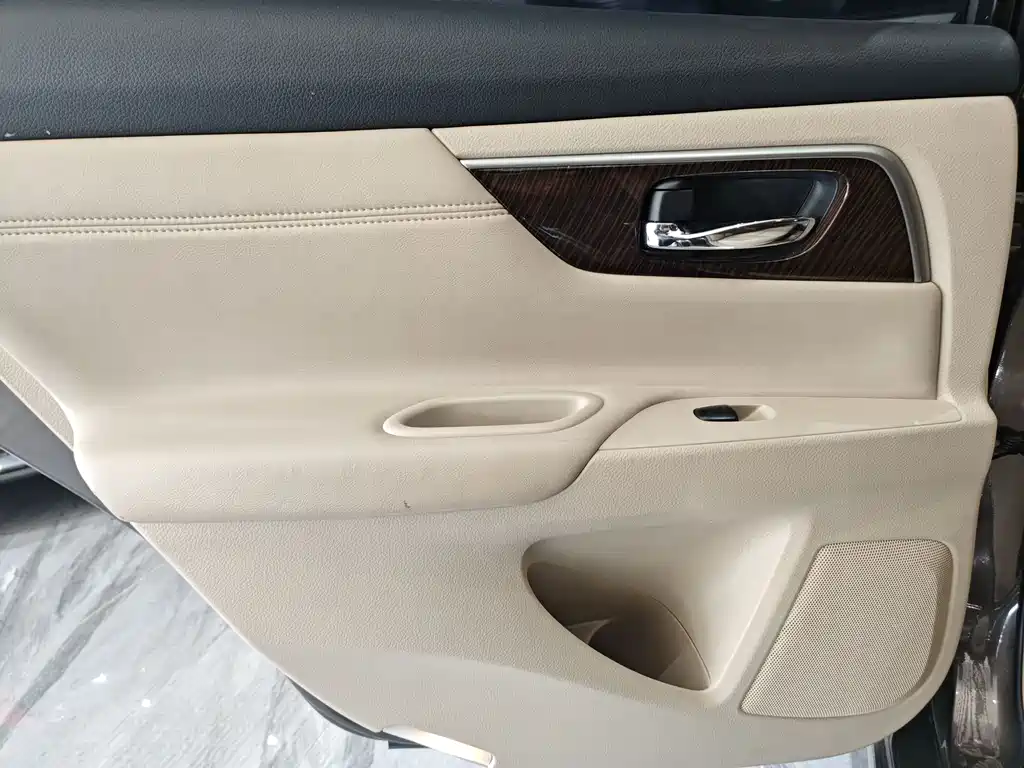 Nissan Altima 2014 2.0L XL Upper