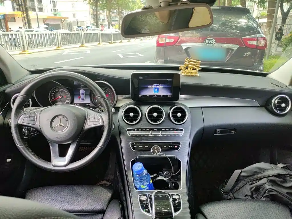 Mercedes-Benz C-Class — миниатюра 13