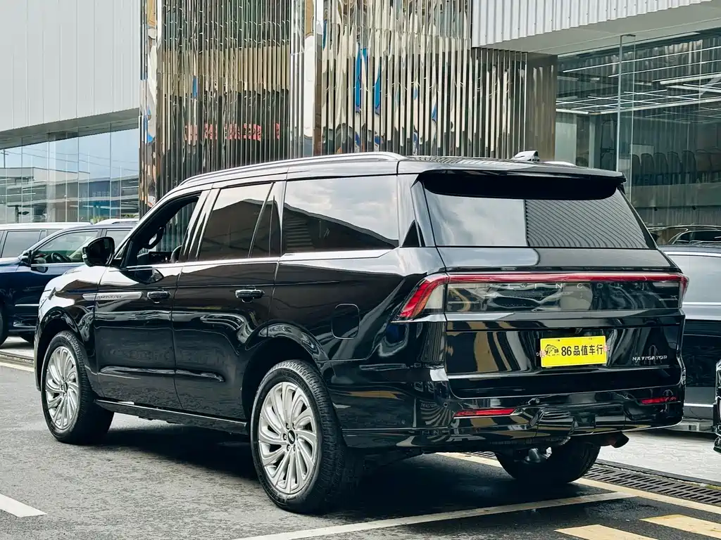 Lincoln Navigator — миниатюра 4