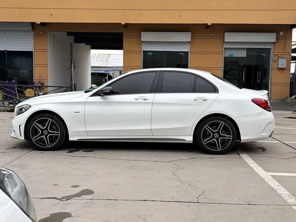 Mercedes-Benz C-Class — миниатюра 15