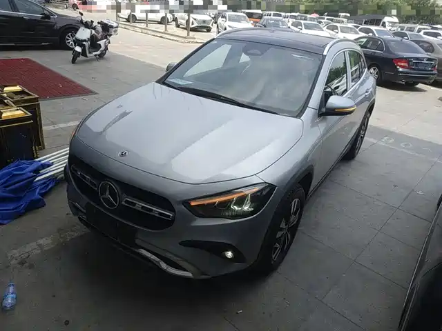 MERCEDES-BENZ  GLA 2025