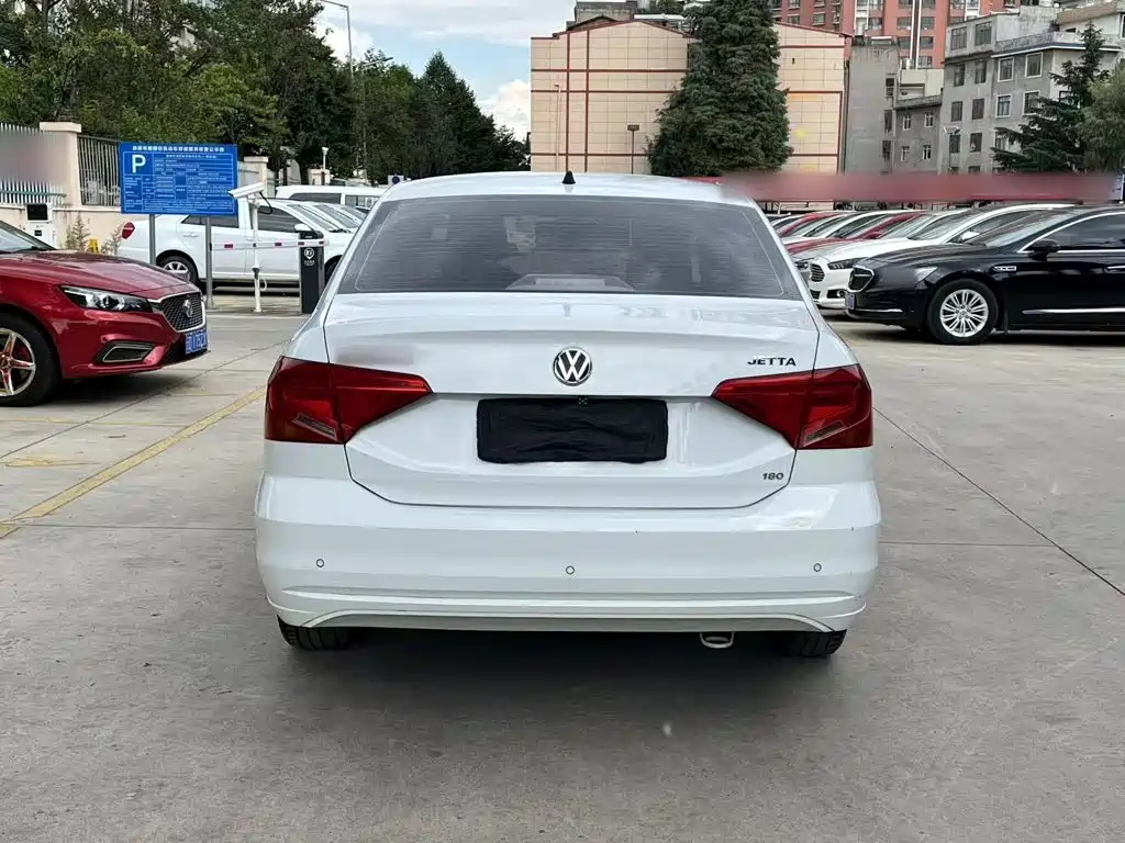 Volkswagen Jetta — миниатюра 6