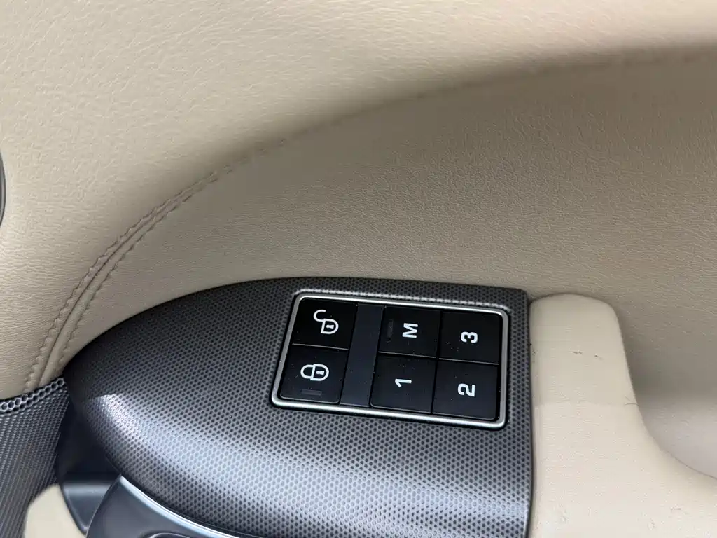 Land Rover Sport — миниатюра 7