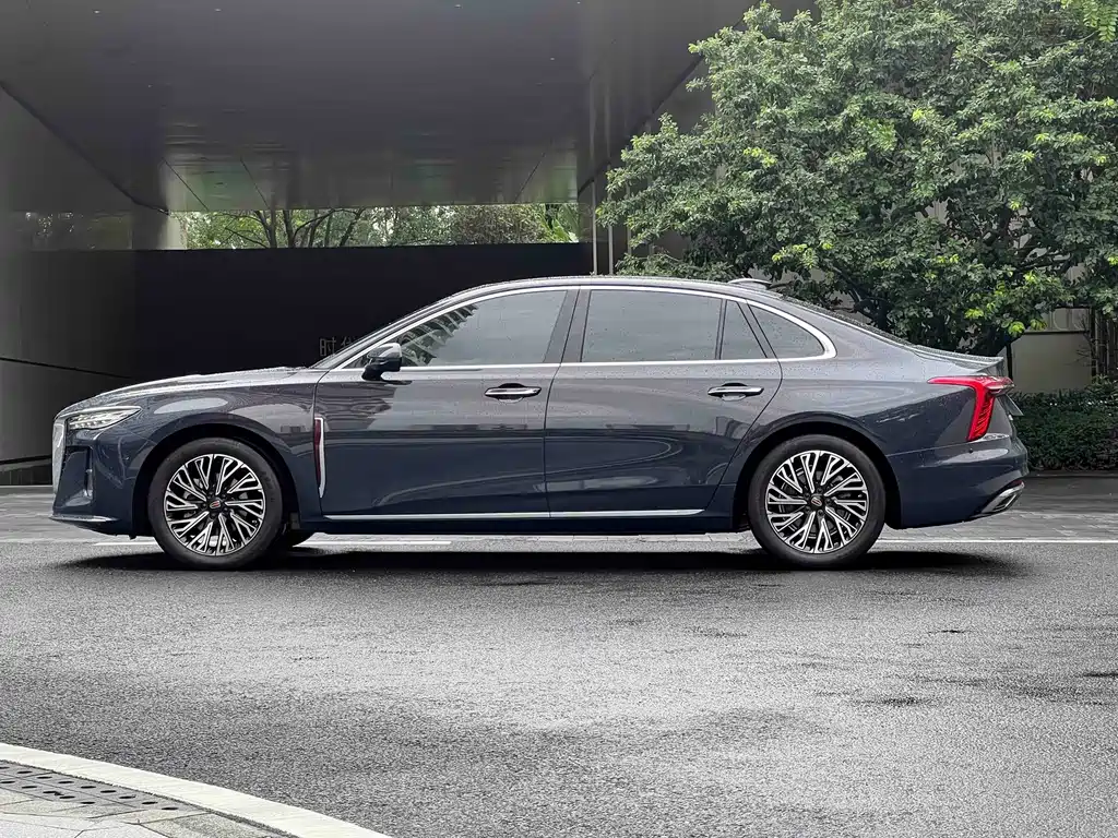 Hongqi H5 2023 2.0T AT