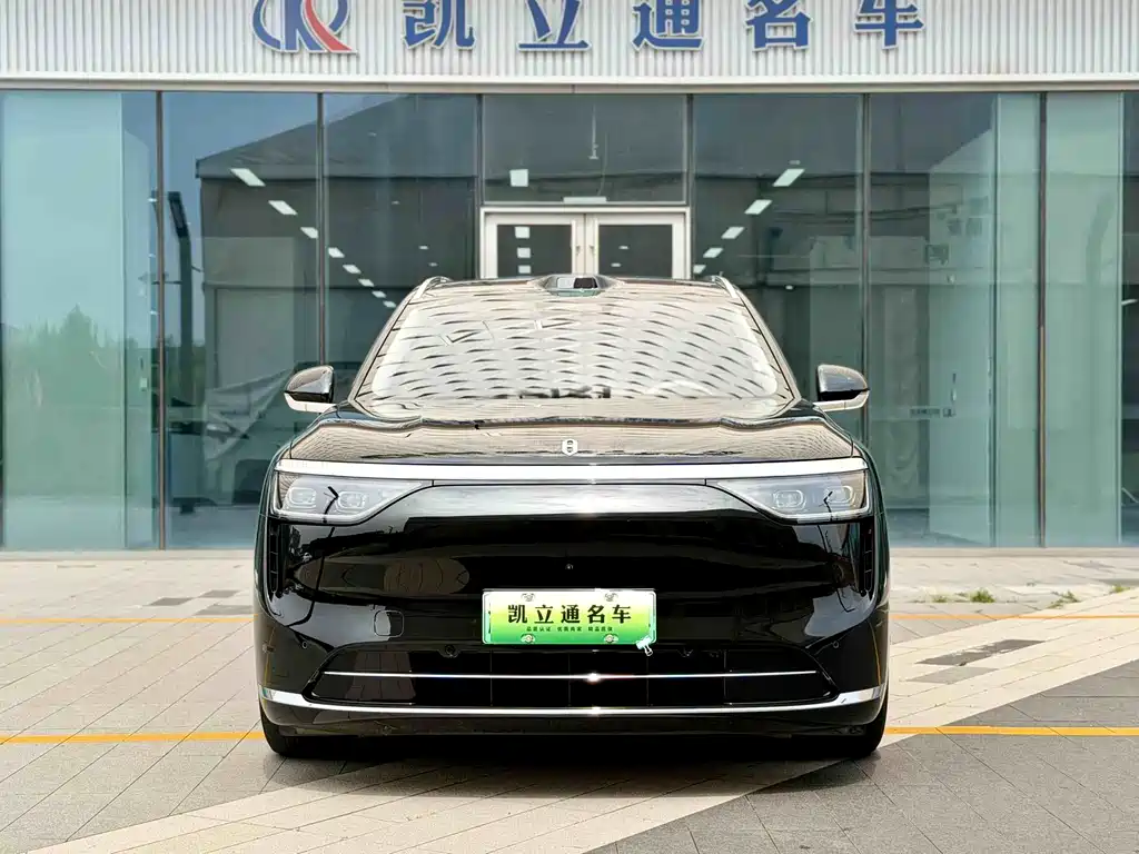 Aito M8 2025 Max+ 53.4kWh 5 мест (192 ）