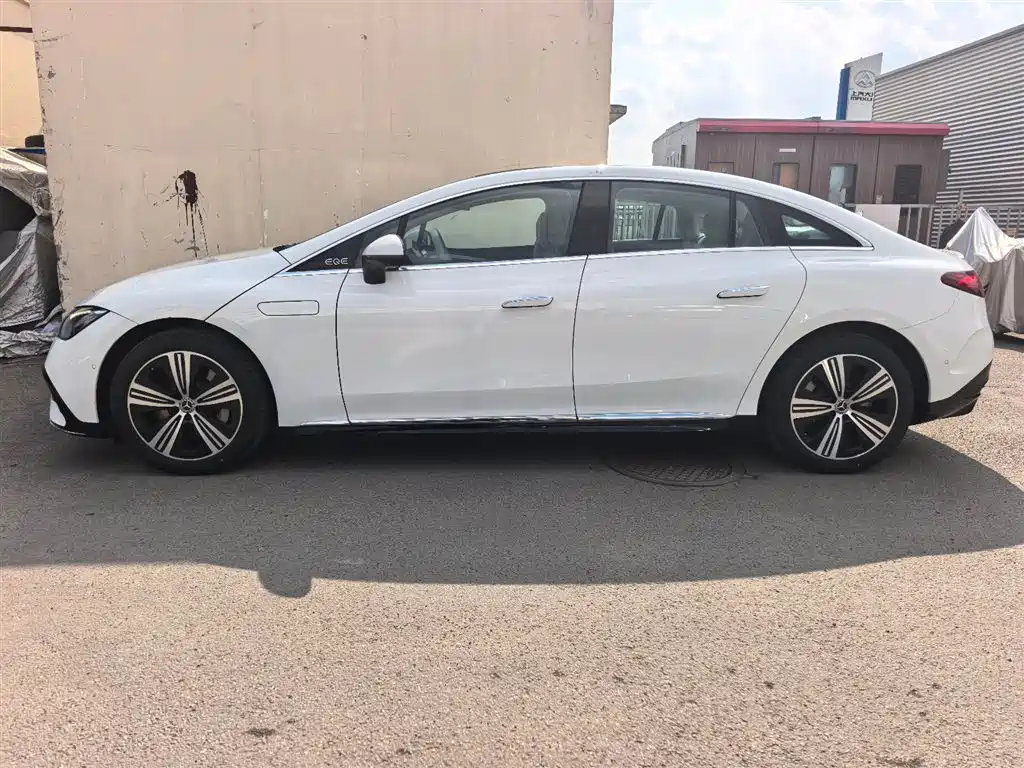 Mercedes-Benz EQE 2025 500 4MATIC Luxury