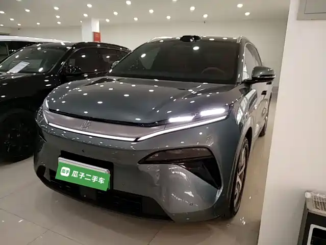 2025 BYD Tang