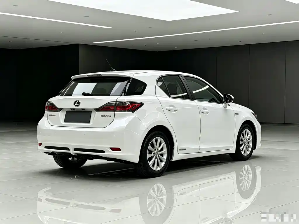 Lexus CT — миниатюра 4