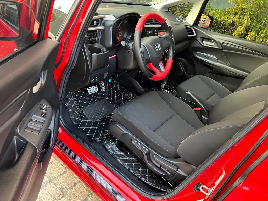 Honda Fit — миниатюра 12