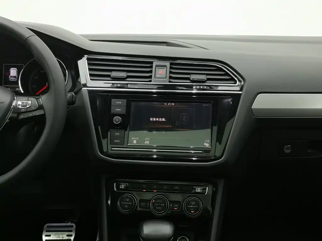 Volkswagen Tiguan L — миниатюра 12
