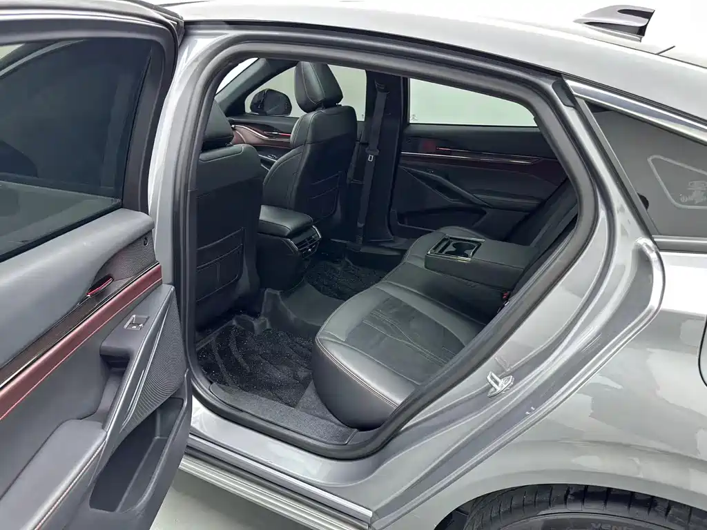 Ford Mondeo — миниатюра 6