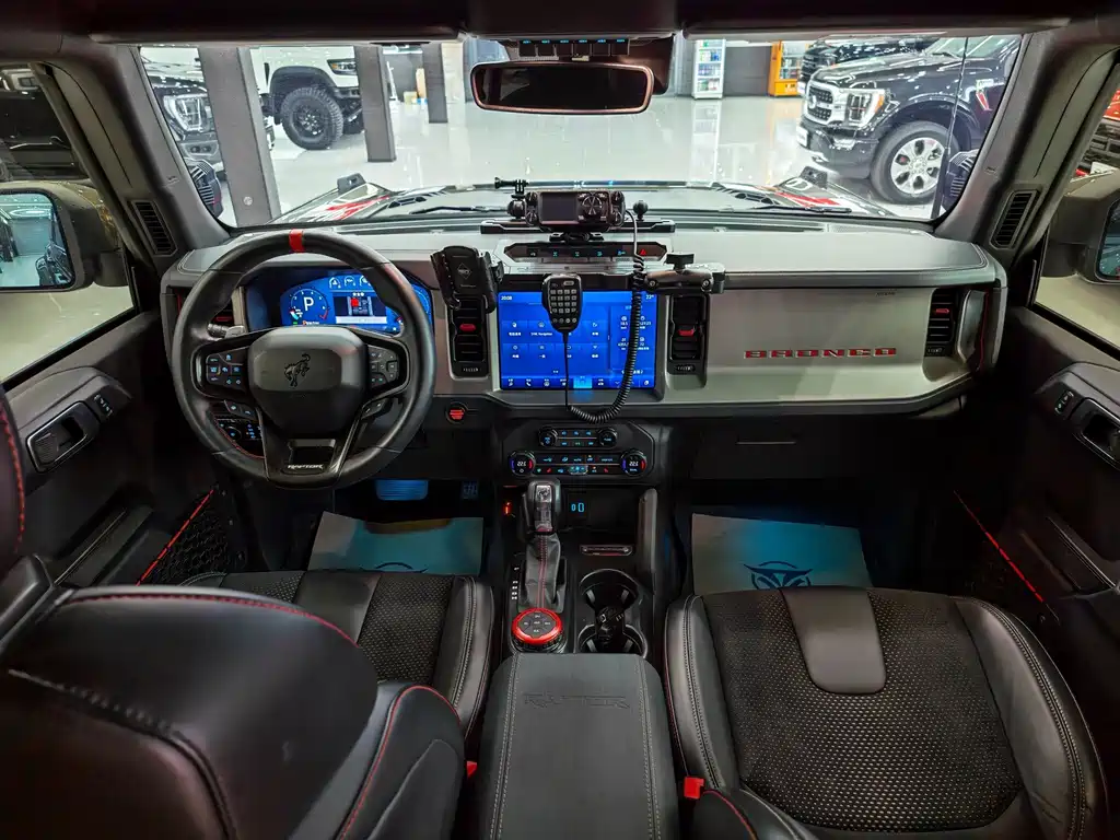 Ford Bronco (Import) — миниатюра 5