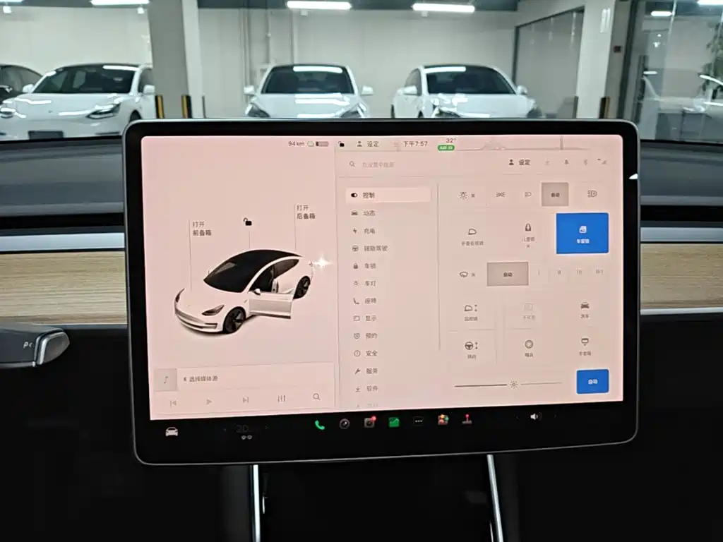 Tesla Model 3 — миниатюра 13