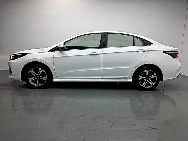 Chery Arrizo 5 PLUS — миниатюра 3