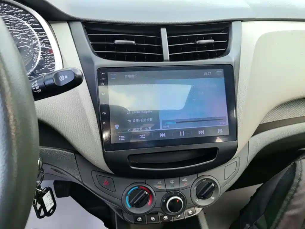 Chevrolet Sail — миниатюра 13