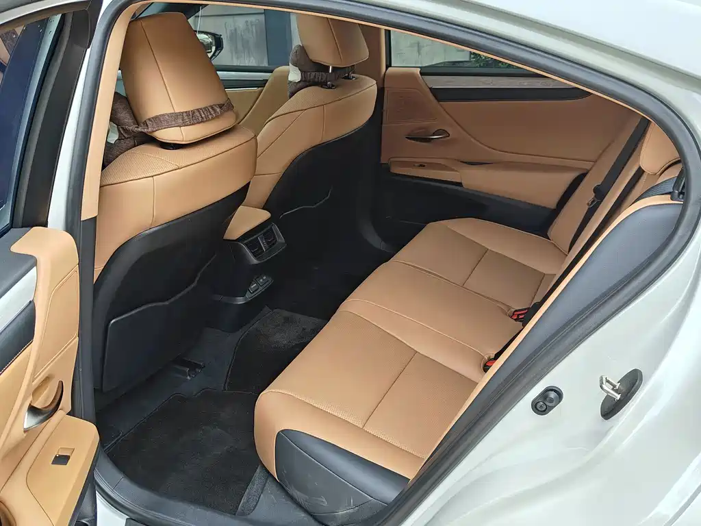 Lexus ES — миниатюра 6