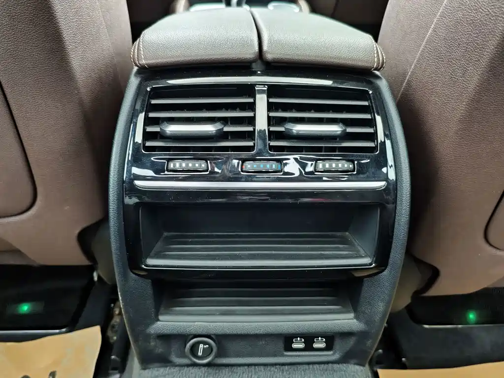 BMW 5 Series — миниатюра 30