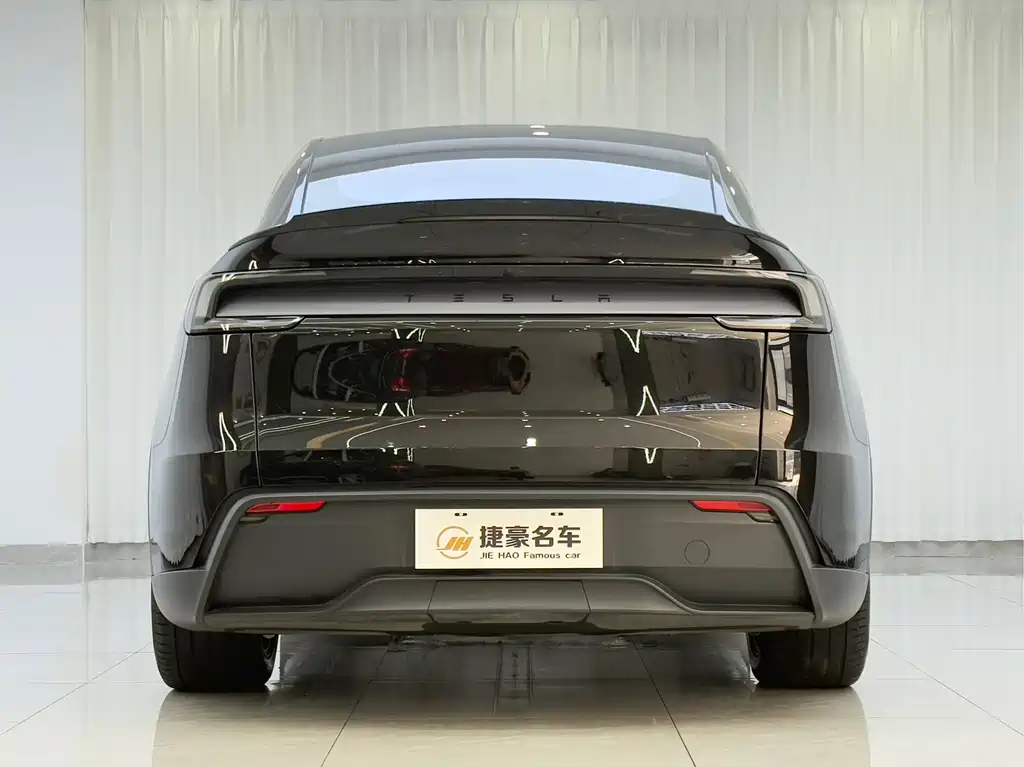 Tesla Model Y L — миниатюра 15