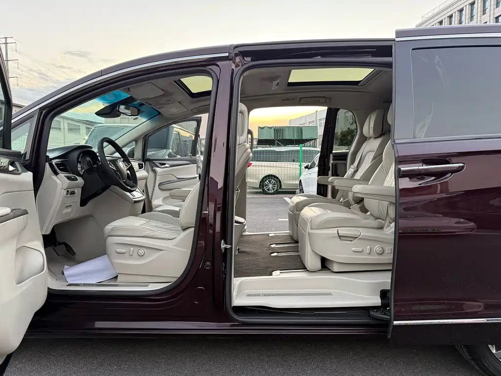 Buick GL8 2018 28T Avenir VI