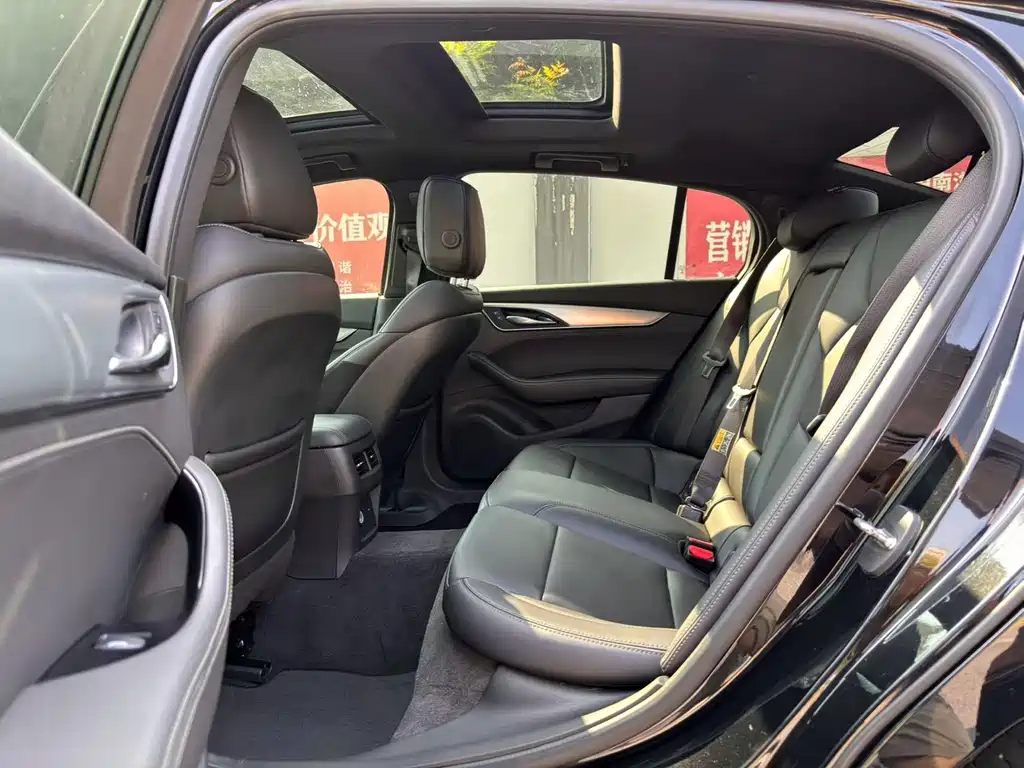 Cadillac CT5 — миниатюра 7
