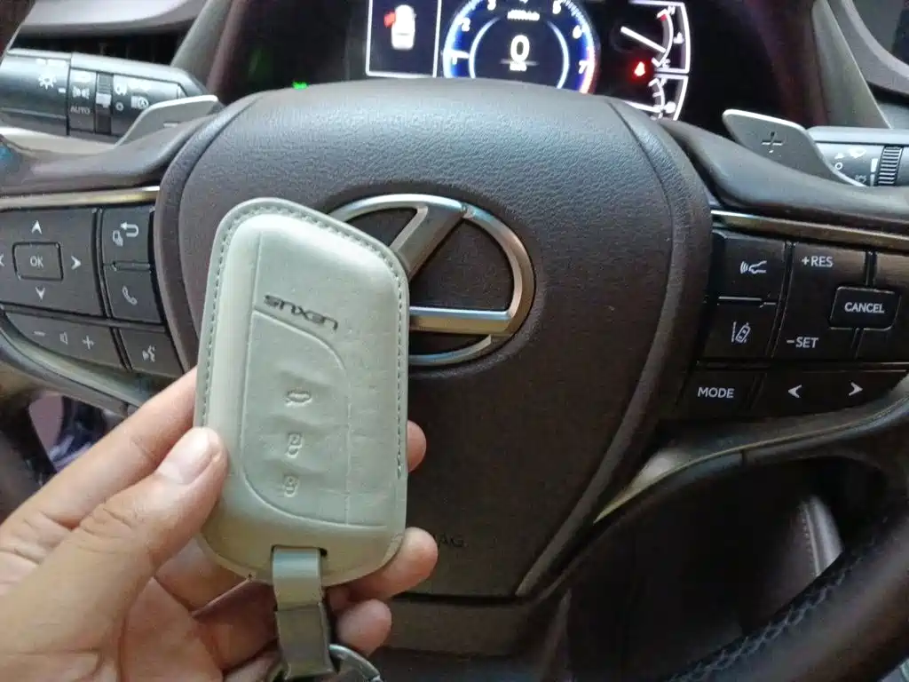 Lexus ES — миниатюра 9