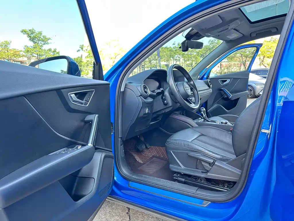 Audi Q2L e-tron — миниатюра 10