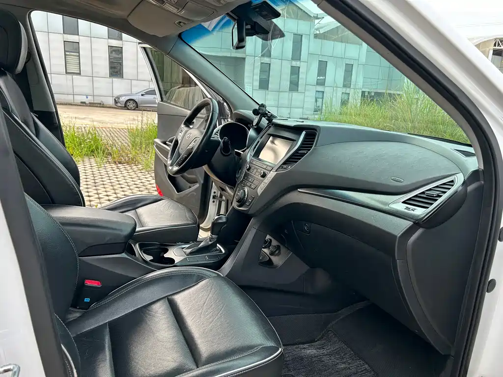 Hyundai Santa Fe — миниатюра 7